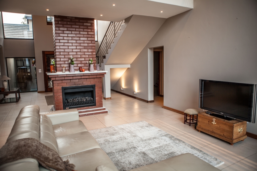 5 Bedroom Property for Sale in The Coves North West